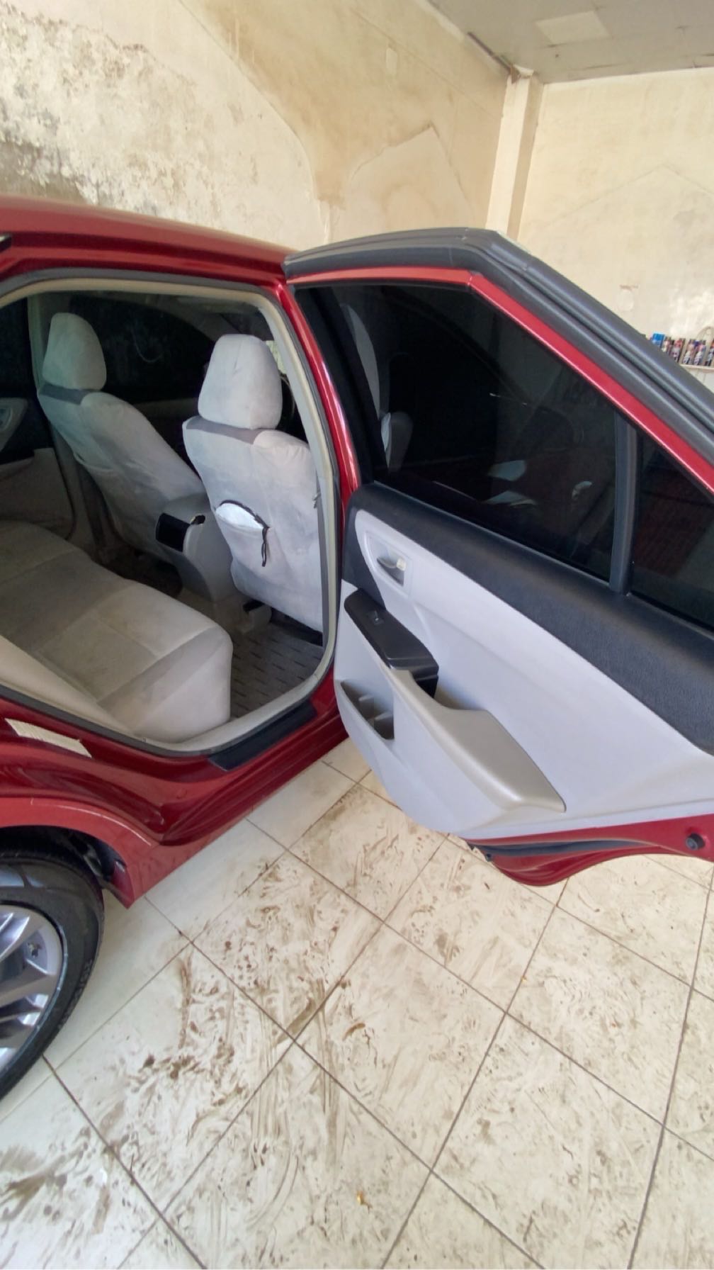 Car Image 2015 TOYOTA CAMRY LE