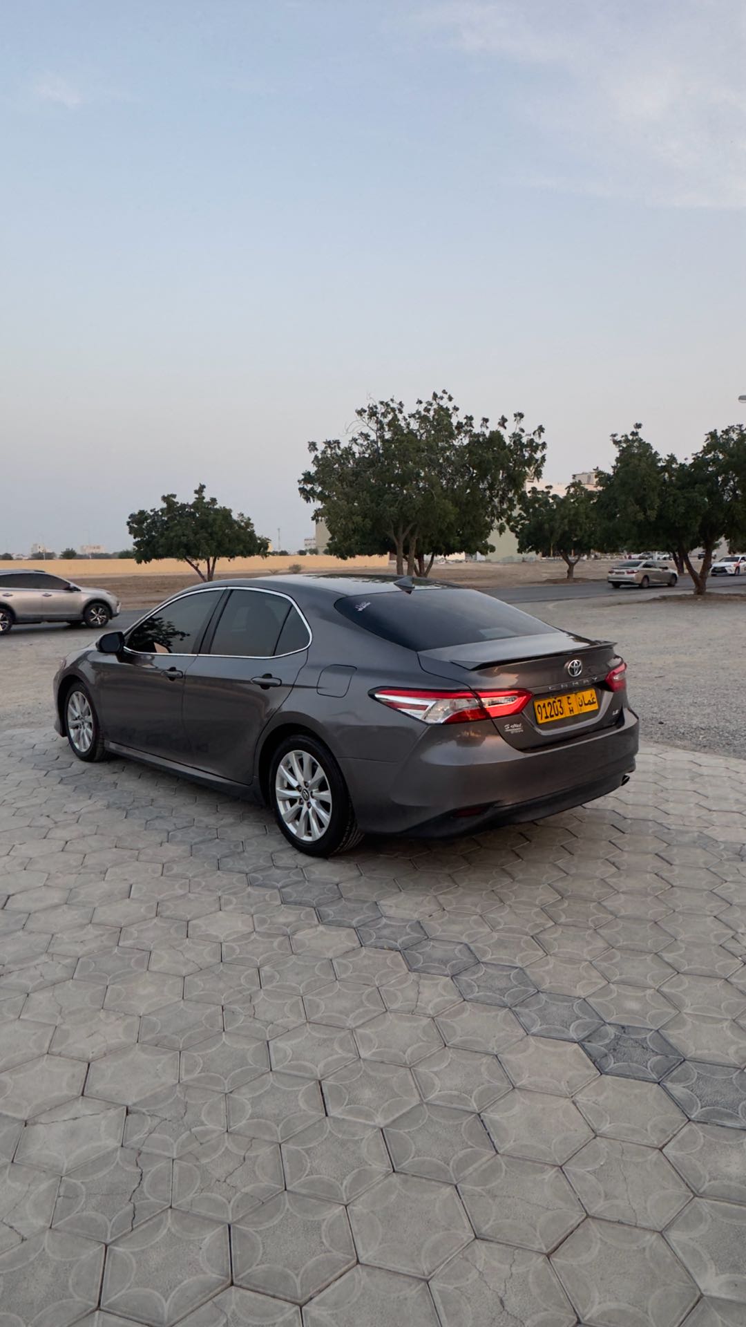 Car Image 2019 TOYOTA CAMRY LE