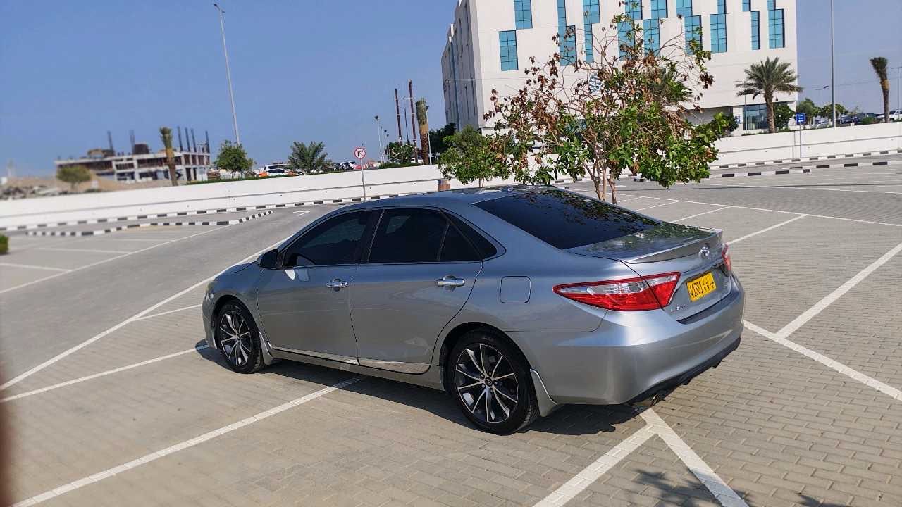 Car Image 2015 TOYOTA CAMRY XSE