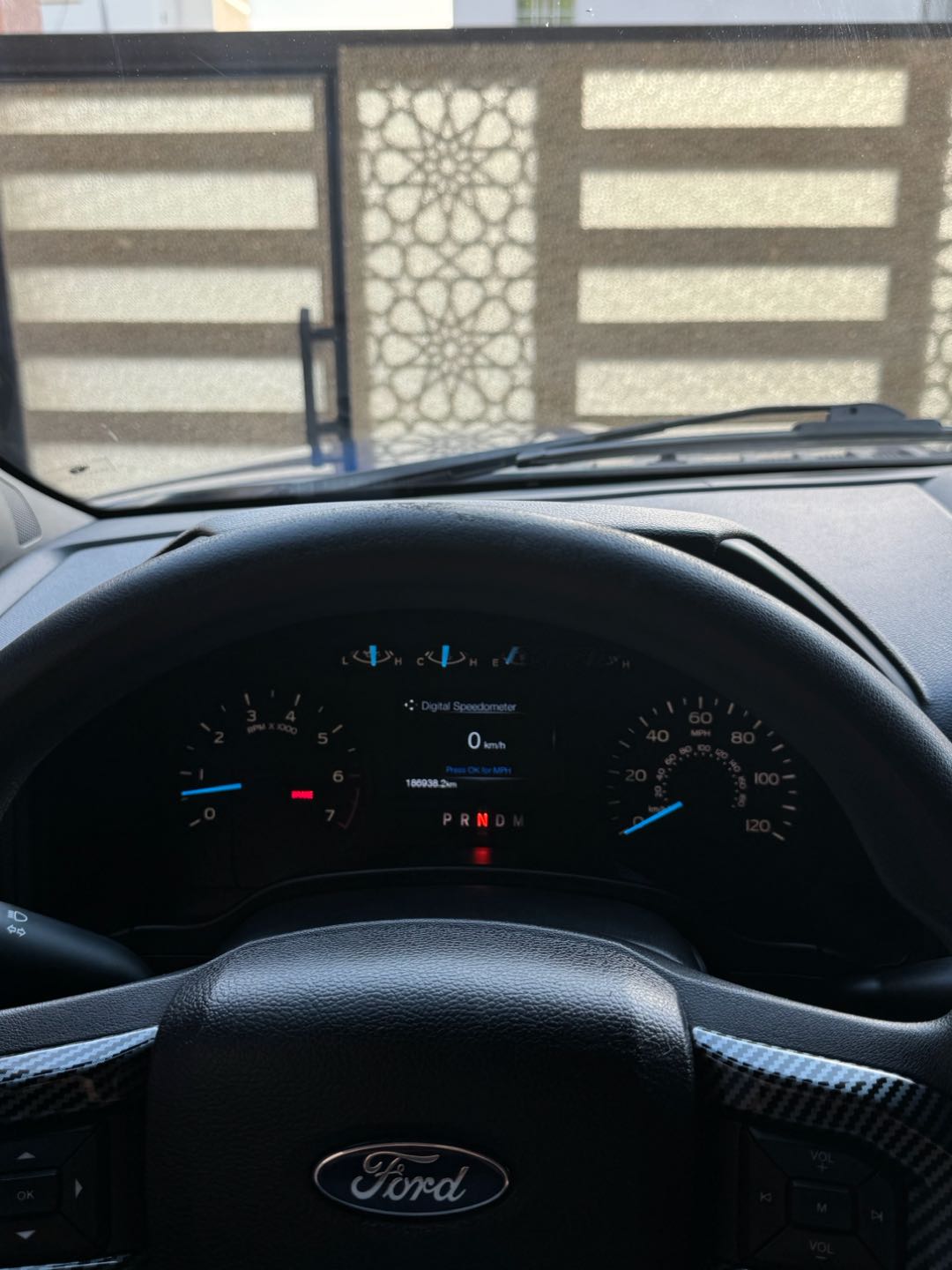 Car Image 2018 FORD F-150 STX
