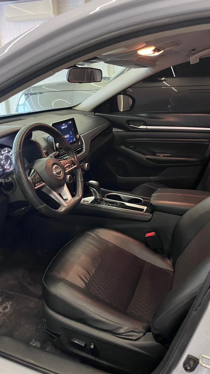 Car Image 2023 NISSAN ALTIMA SR