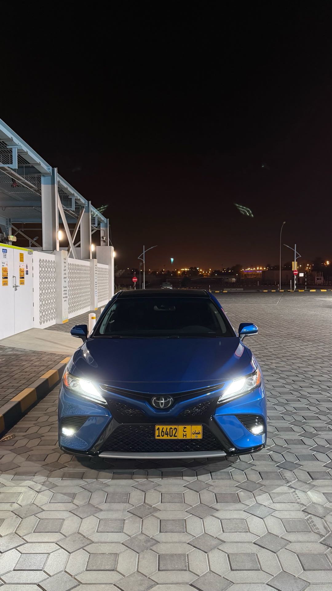 Car Image 2019 TOYOTA CAMRY XSE