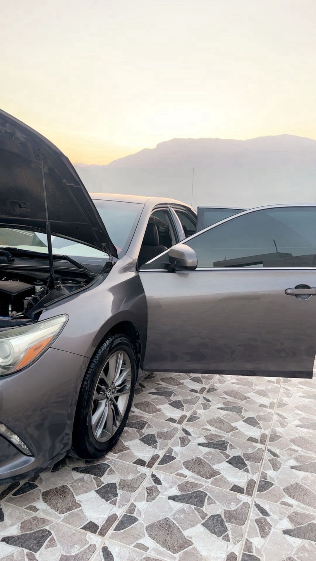 Car Image 2016 TOYOTA CAMRY SE