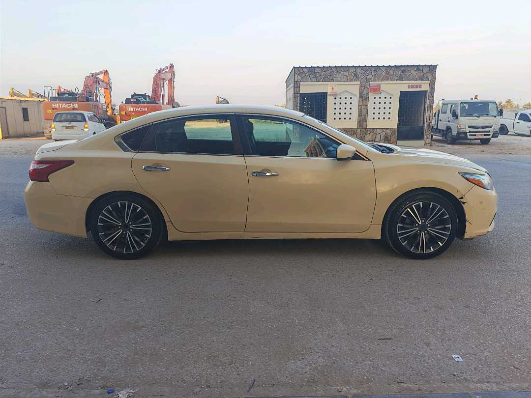 Car Image 2018 NISSAN ALTIMA SV