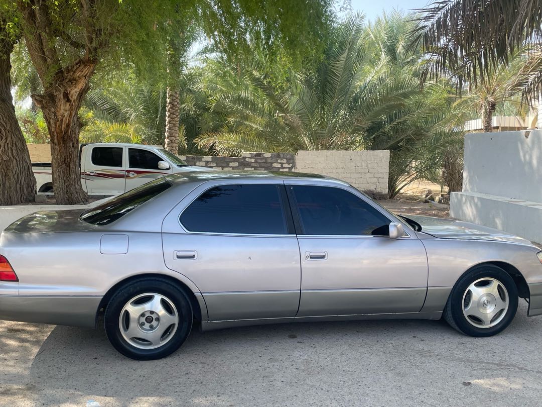 Car Image 1998 LEXUS LS 400
