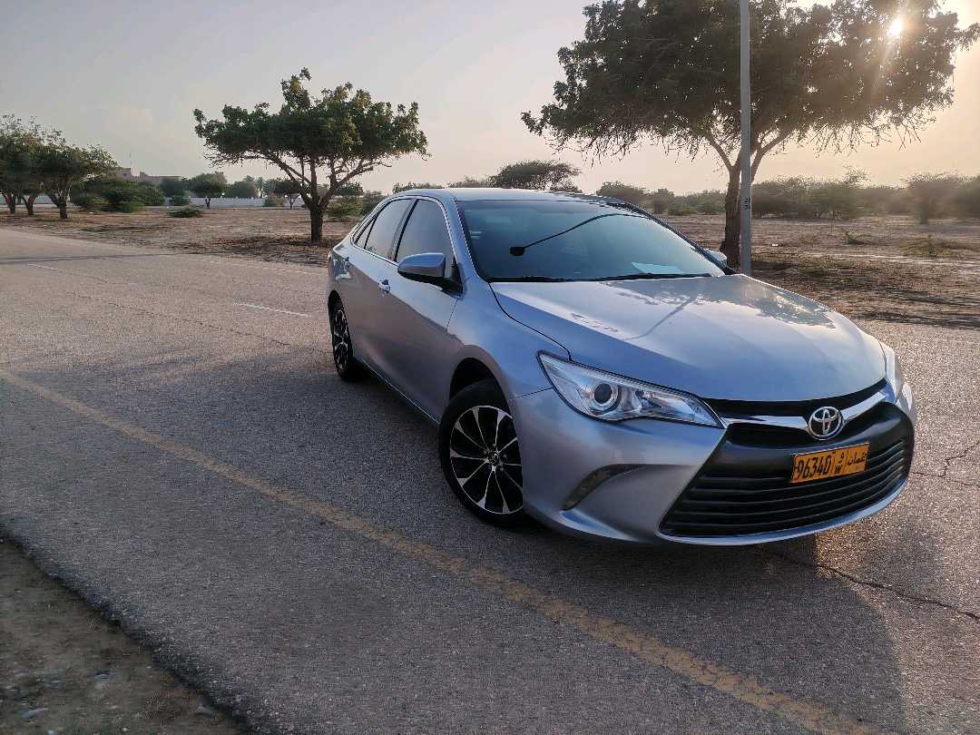 Car Image 2017 TOYOTA CAMRY LE