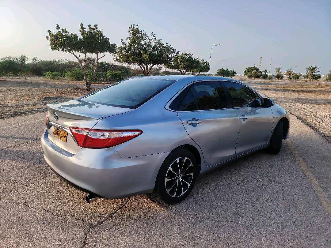 Car Image 2017 TOYOTA CAMRY LE