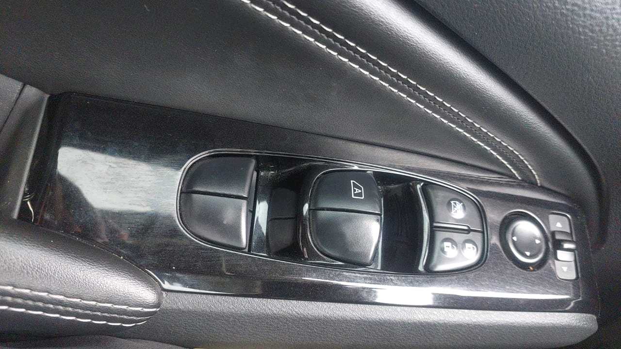 Car Image 2021 NISSAN ALTIMA SV