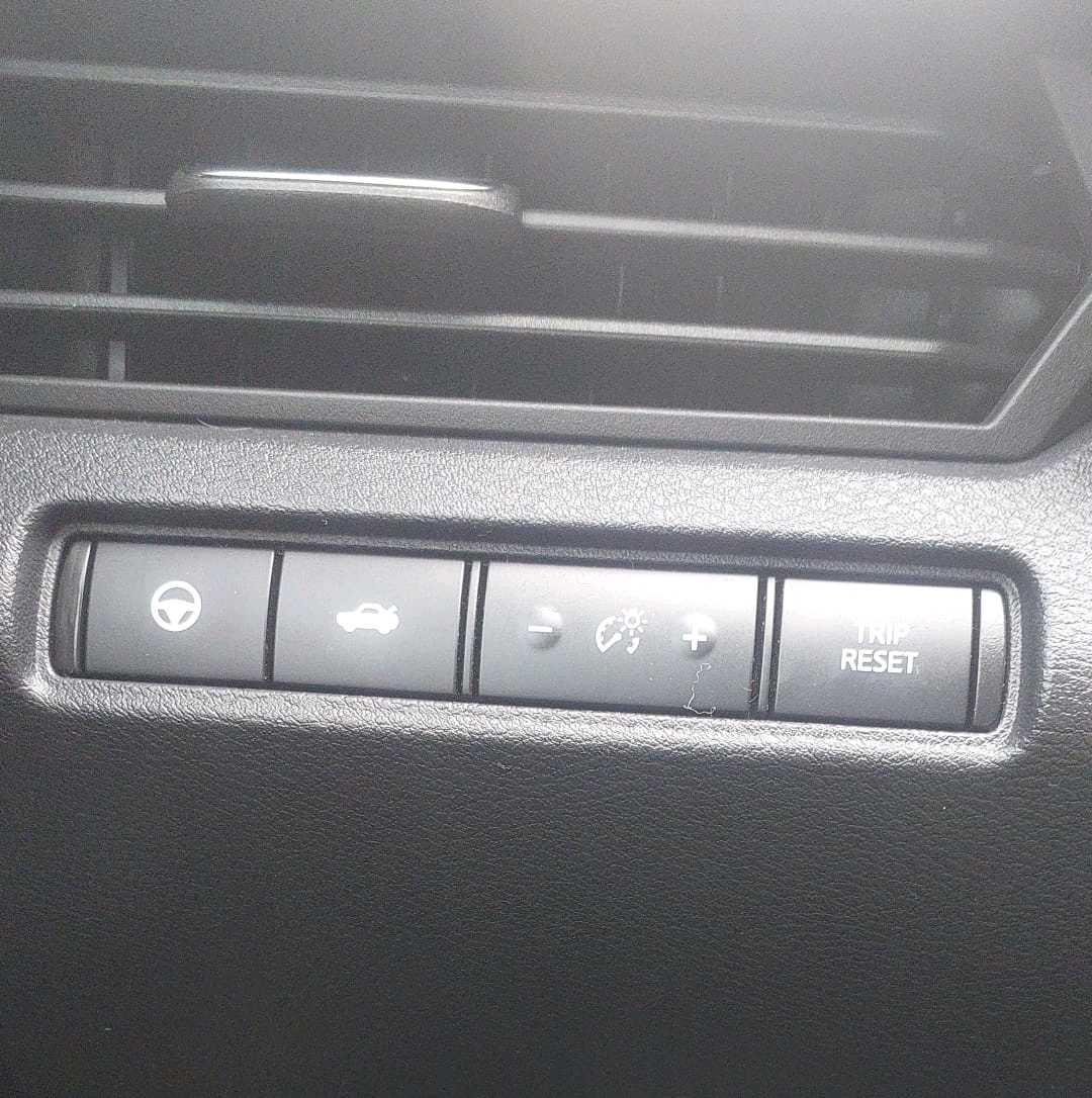 Car Image 2021 NISSAN ALTIMA SV