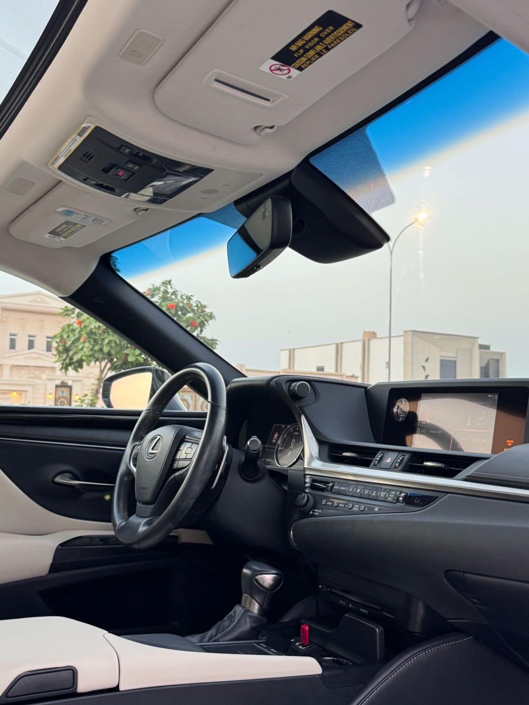 Car Image 2019 LEXUS ES 350