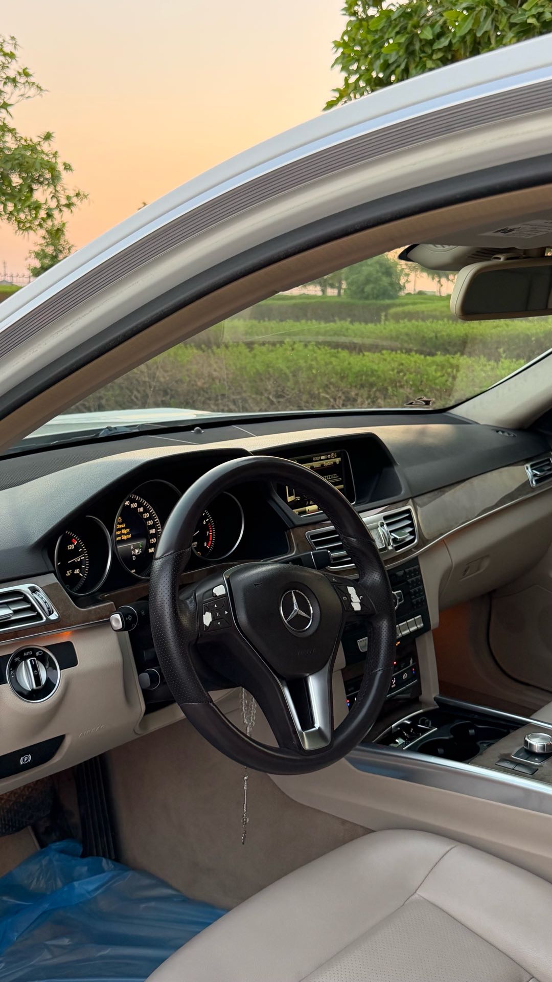Car Image 2014 MERCEDES E Class 350