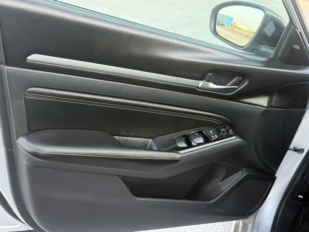 Car Image 2021 NISSAN ALTIMA SV