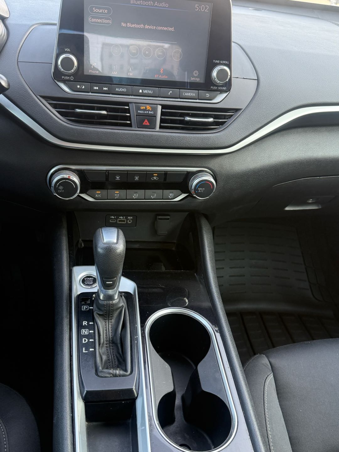 Car Image 2021 NISSAN ALTIMA SV
