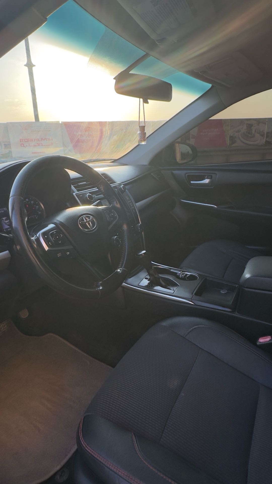 Car Image 2016 TOYOTA CAMRY SE