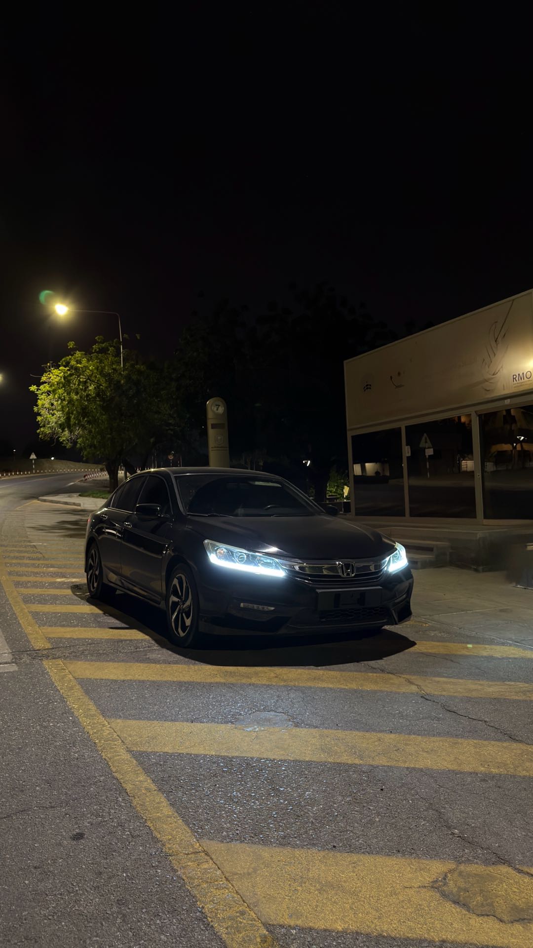 Car Image 2017 HONDA ACCORD EXL