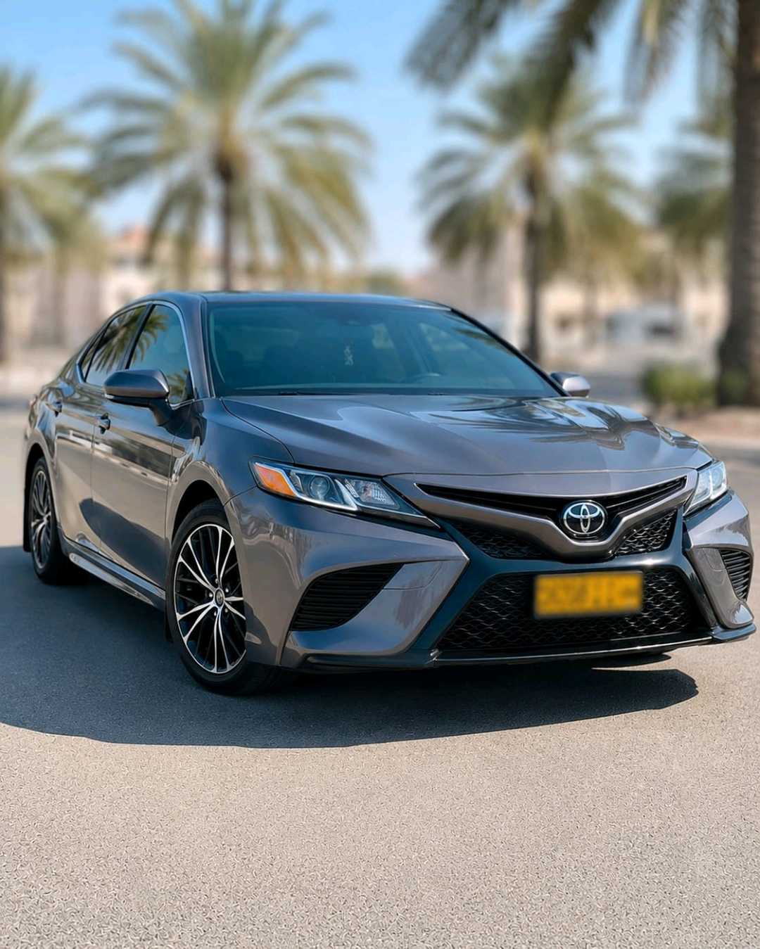 Car Image 2020 TOYOTA CAMRY LE