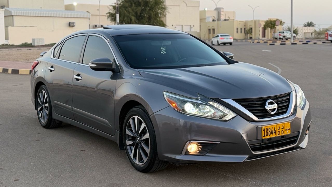 Car Image 2017 NISSAN ALTIMA SL