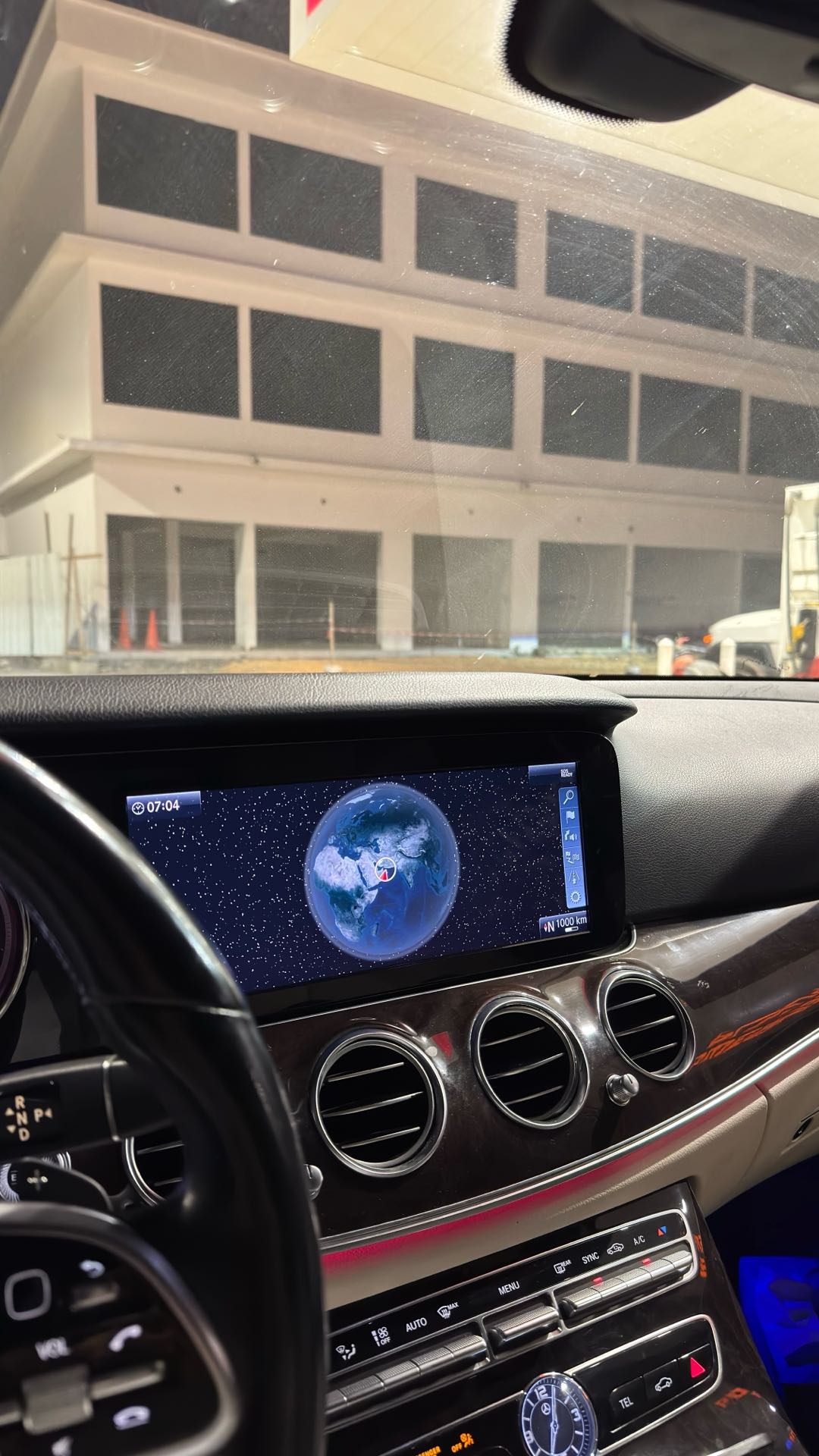 Car Image 2019 MERCEDES E Class 300