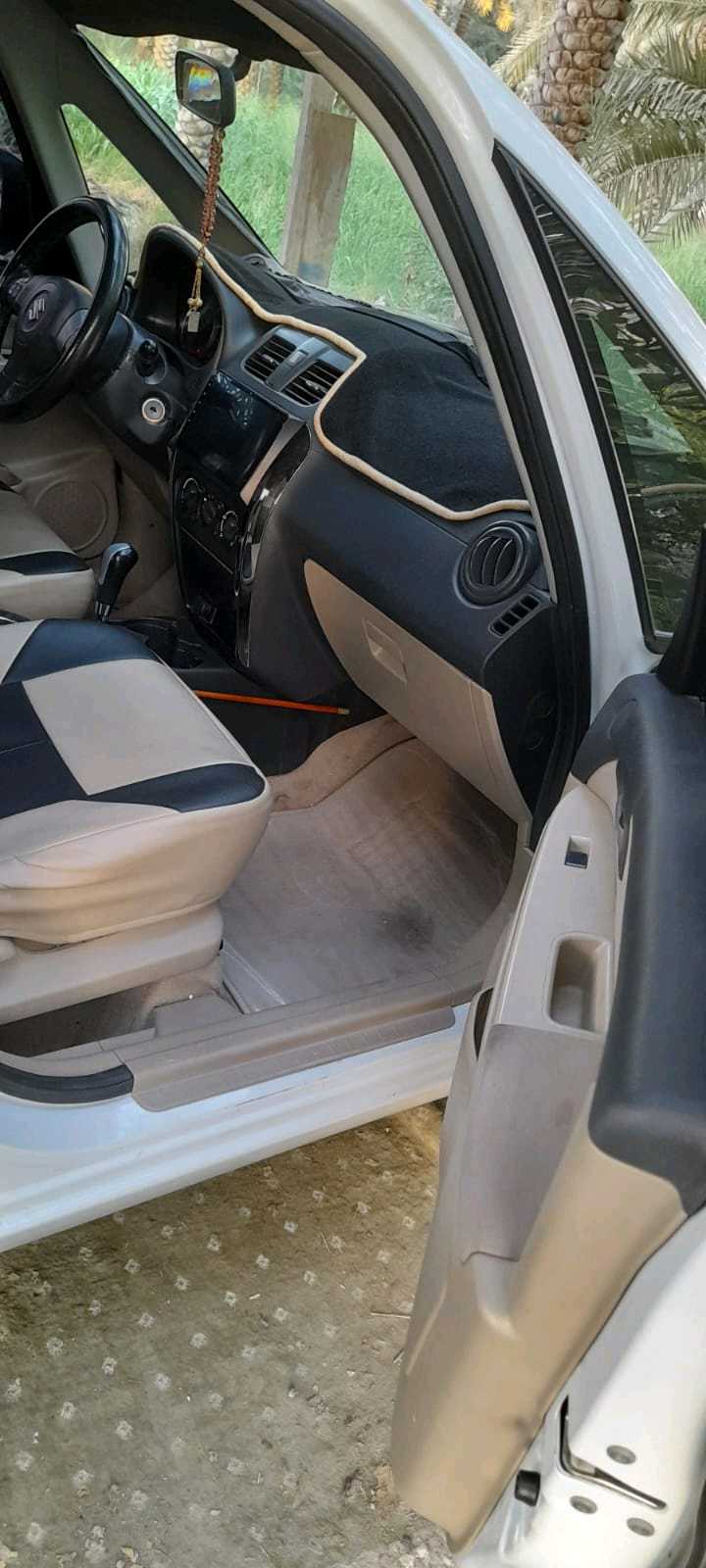 Car Image 2013 SUZUKI SX4 