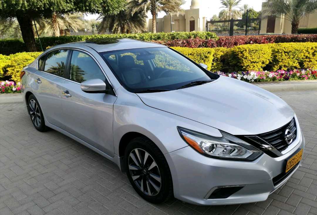 Car Image 2017 NISSAN ALTIMA SL