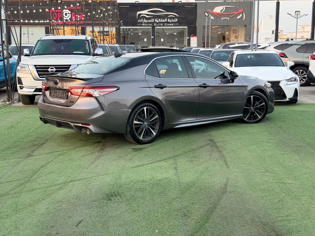 Car Image 2018 TOYOTA CAMRY XSE