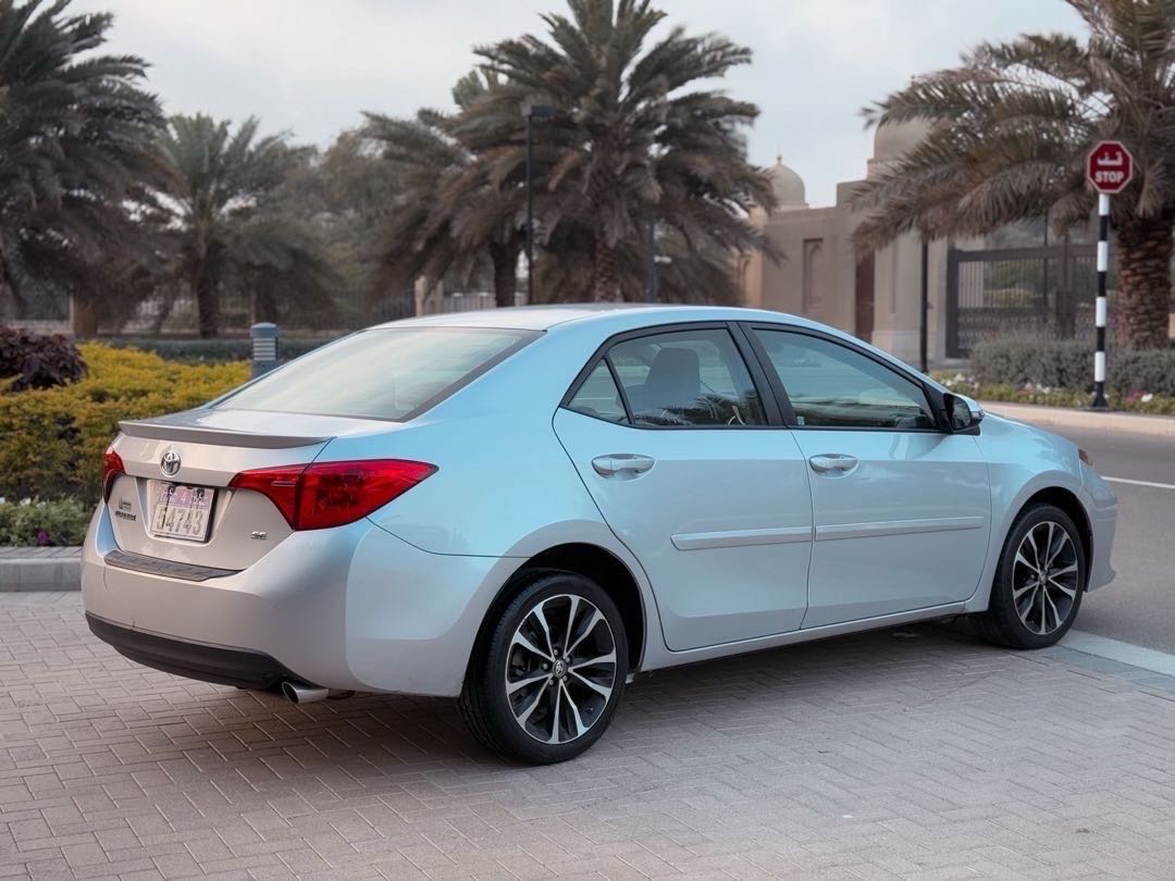 Car Image 2017 TOYOTA COROLLA SE