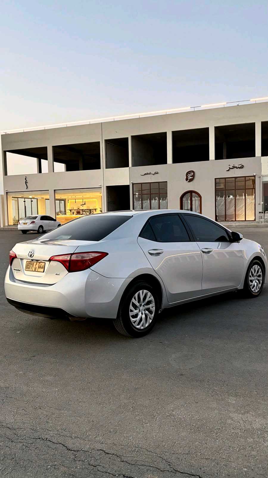 Car Image 2017 TOYOTA COROLLA LE