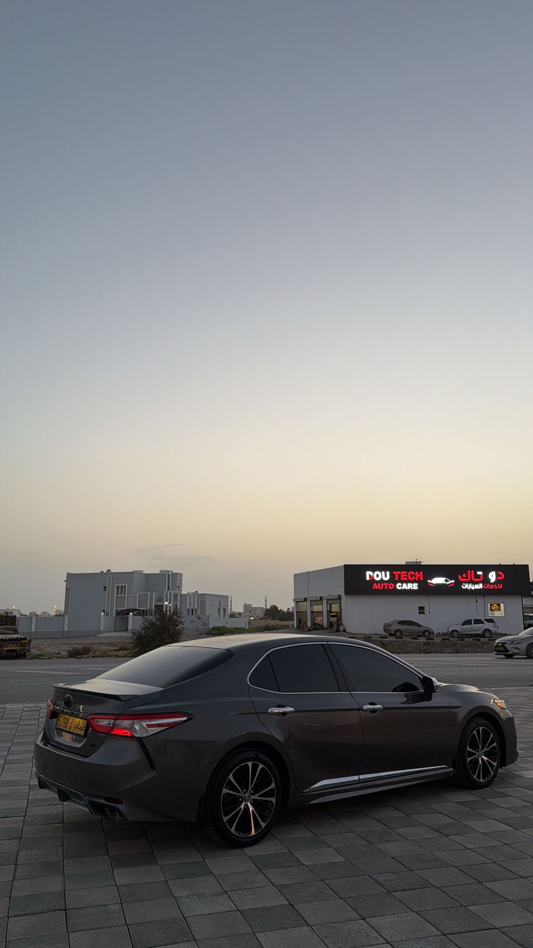 Car Image 2018 TOYOTA CAMRY SE