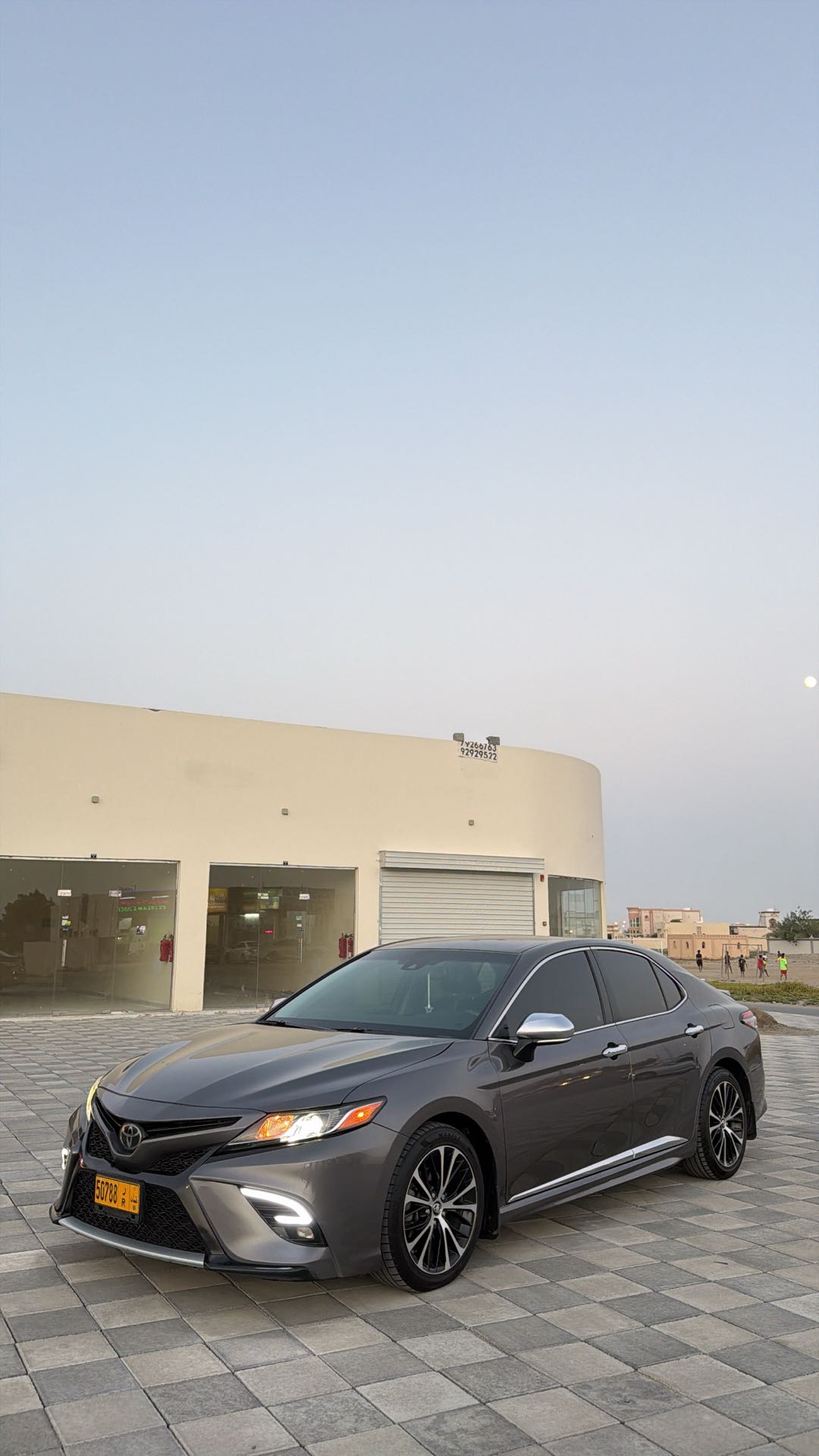 Car Image 2018 TOYOTA CAMRY SE