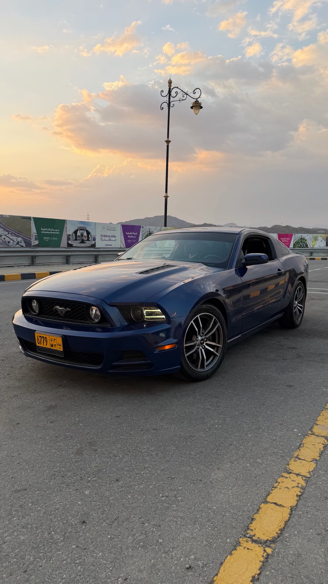 Car Image 2014 FORD MUSTANG V6
