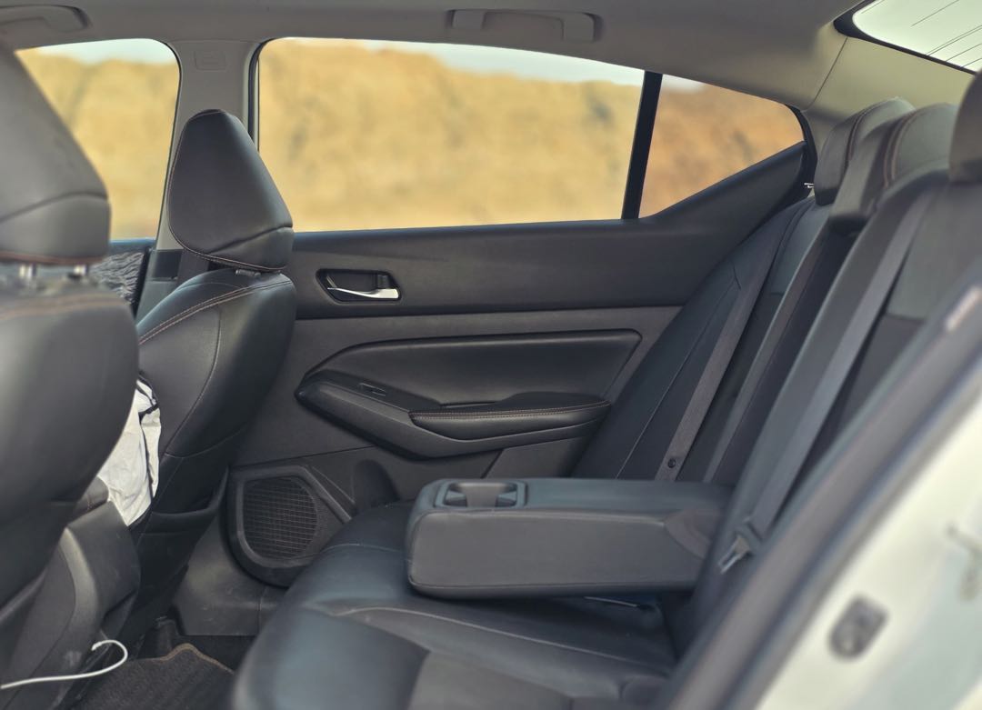 Car Image 2019 NISSAN ALTIMA SR