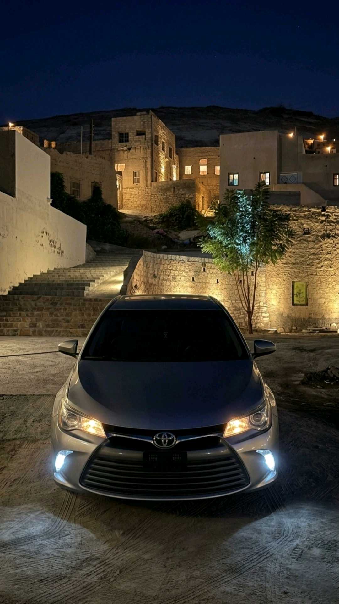 Car Image 2017 TOYOTA CAMRY LE