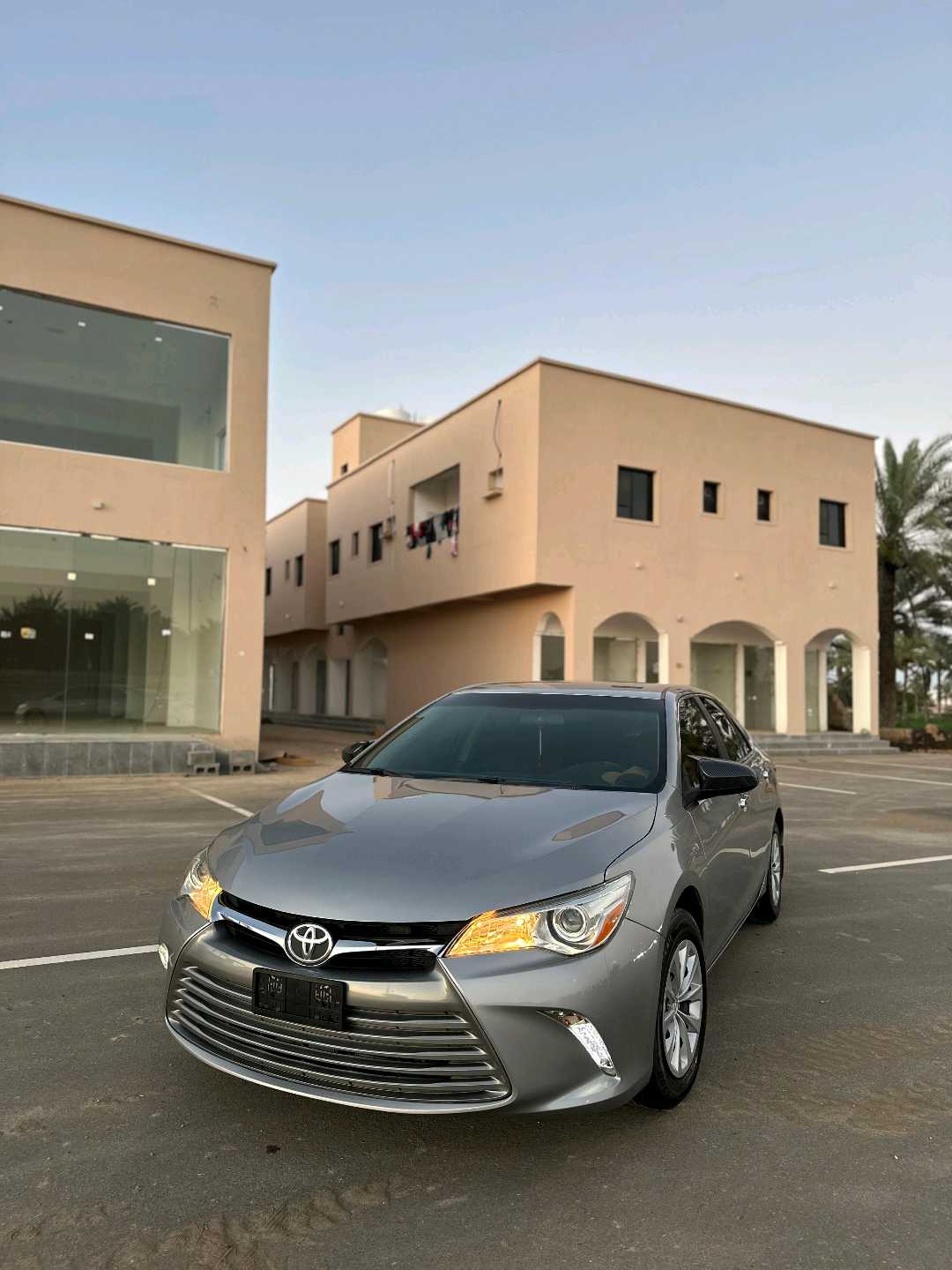 Car Image 2017 TOYOTA CAMRY LE