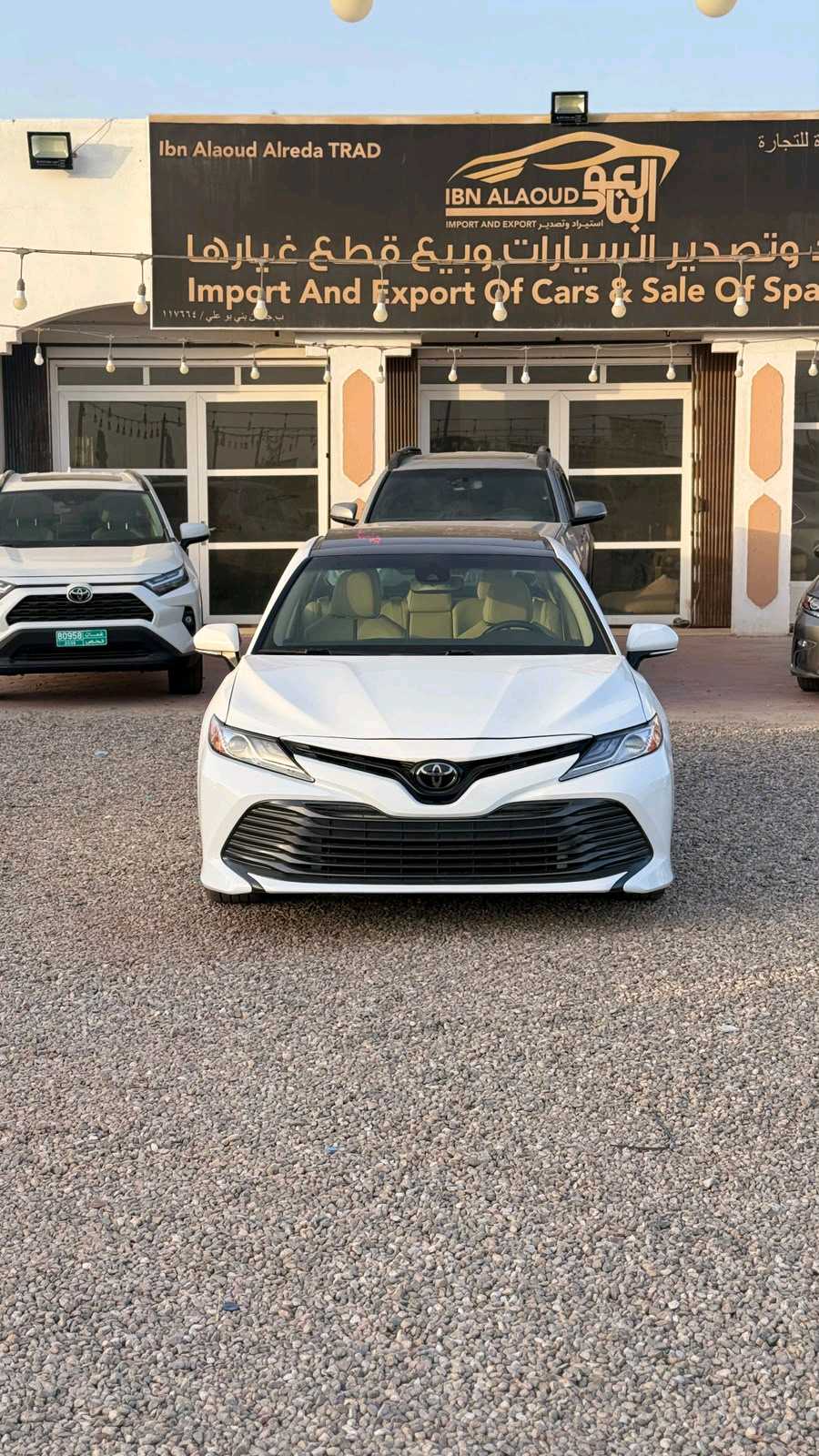 Car Image 2019 TOYOTA CAMRY XLE