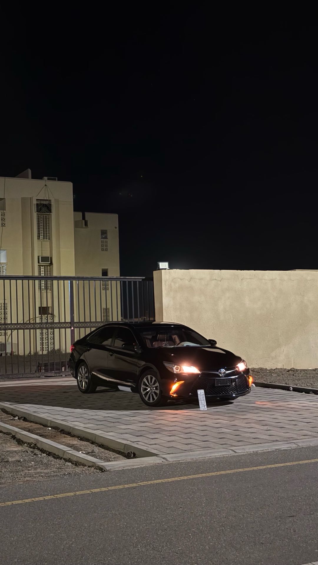 Car Image 2017 TOYOTA CAMRY SE