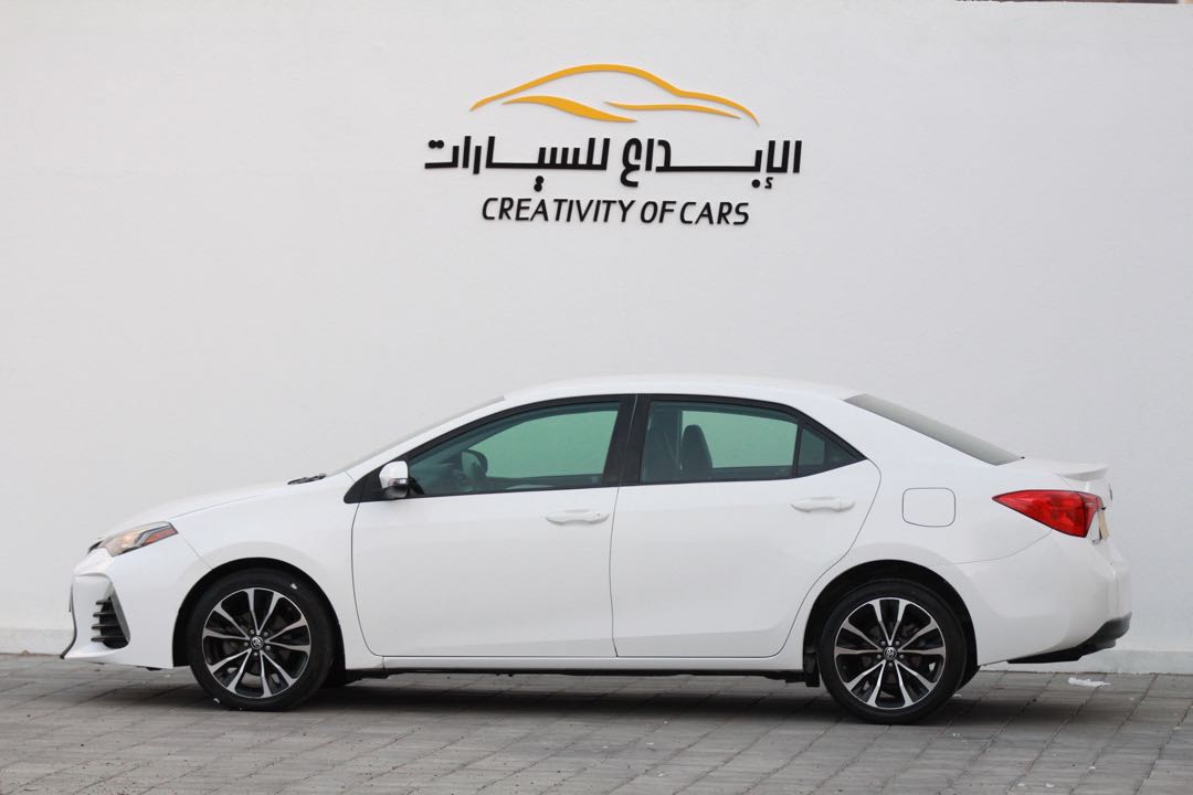 Car Image 2017 TOYOTA COROLLA SE
