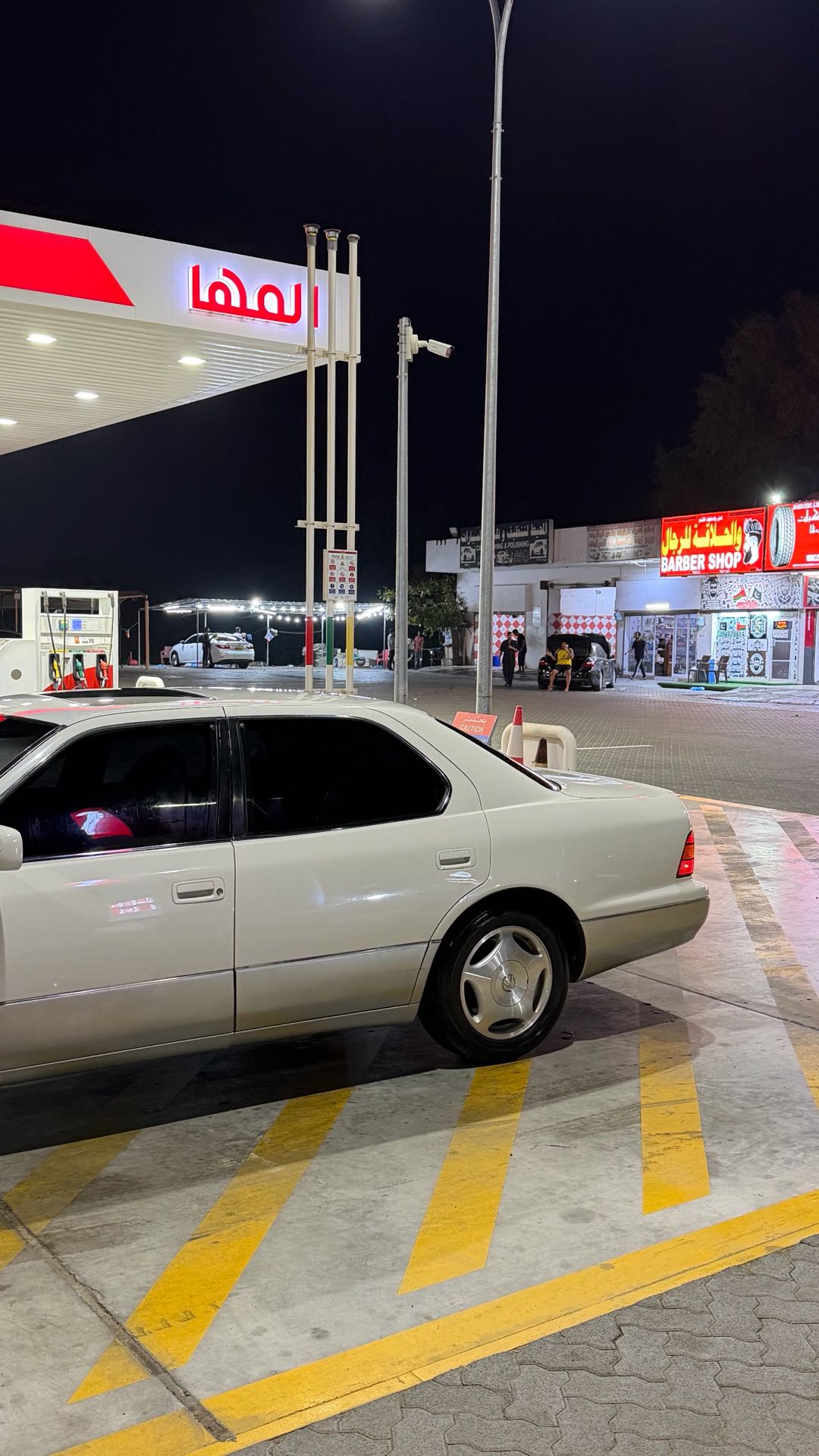 Car Image 1998 LEXUS LS 400