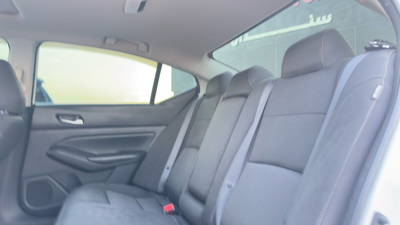 Car Image 2019 NISSAN ALTIMA SV