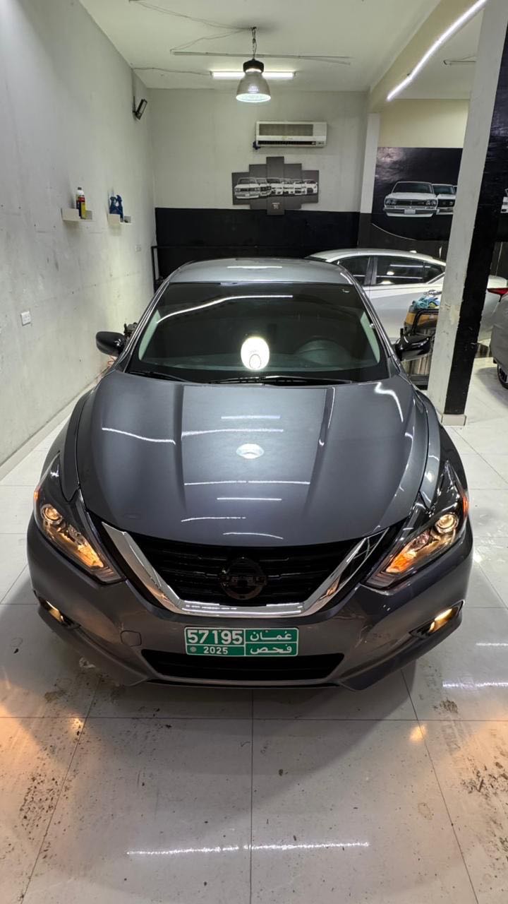 Car Image 2017 NISSAN ALTIMA SR
