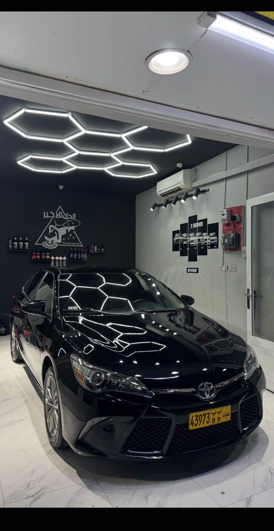 Car Image 2017 TOYOTA CAMRY SE