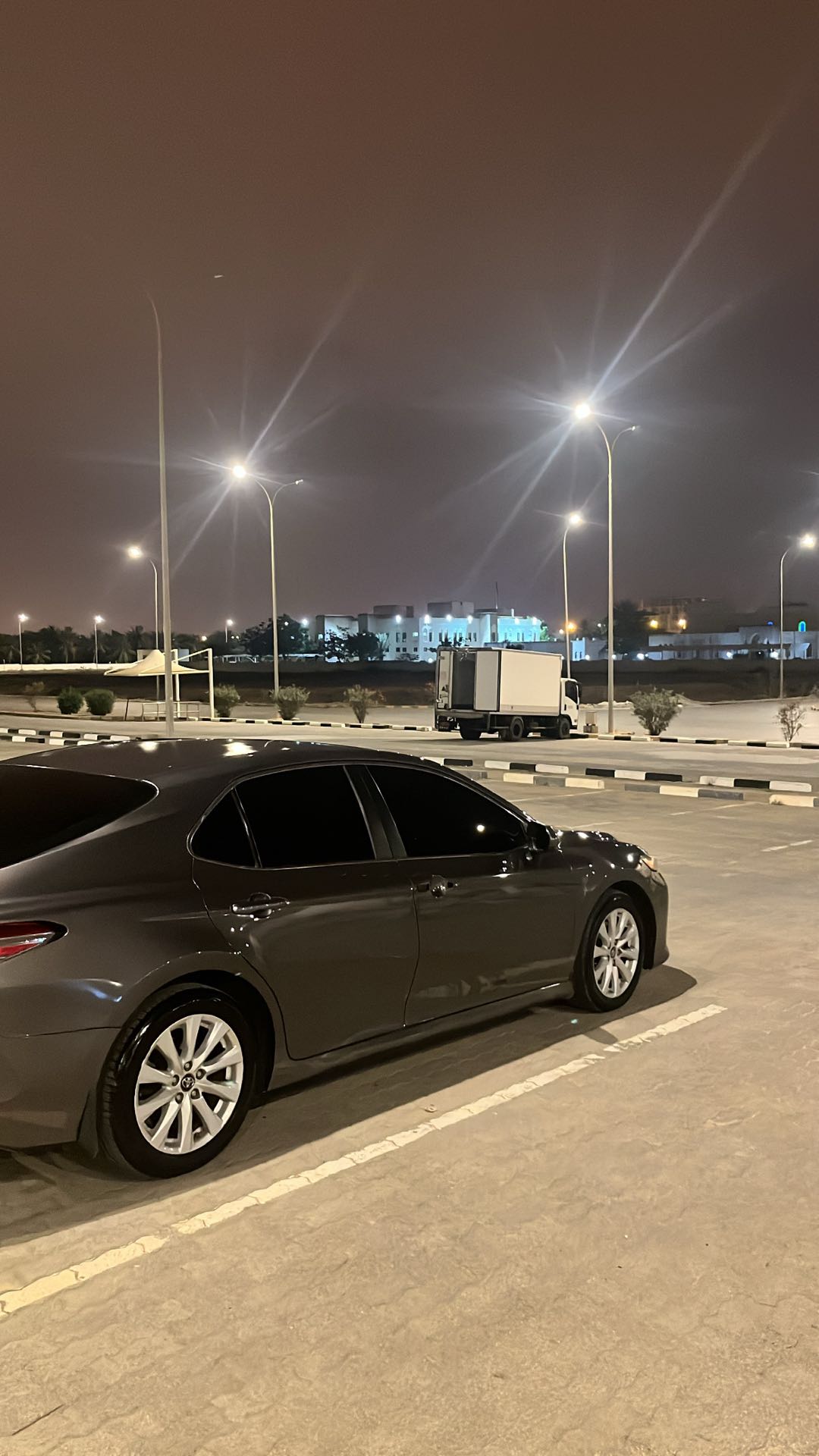 Car Image 2018 TOYOTA CAMRY LE