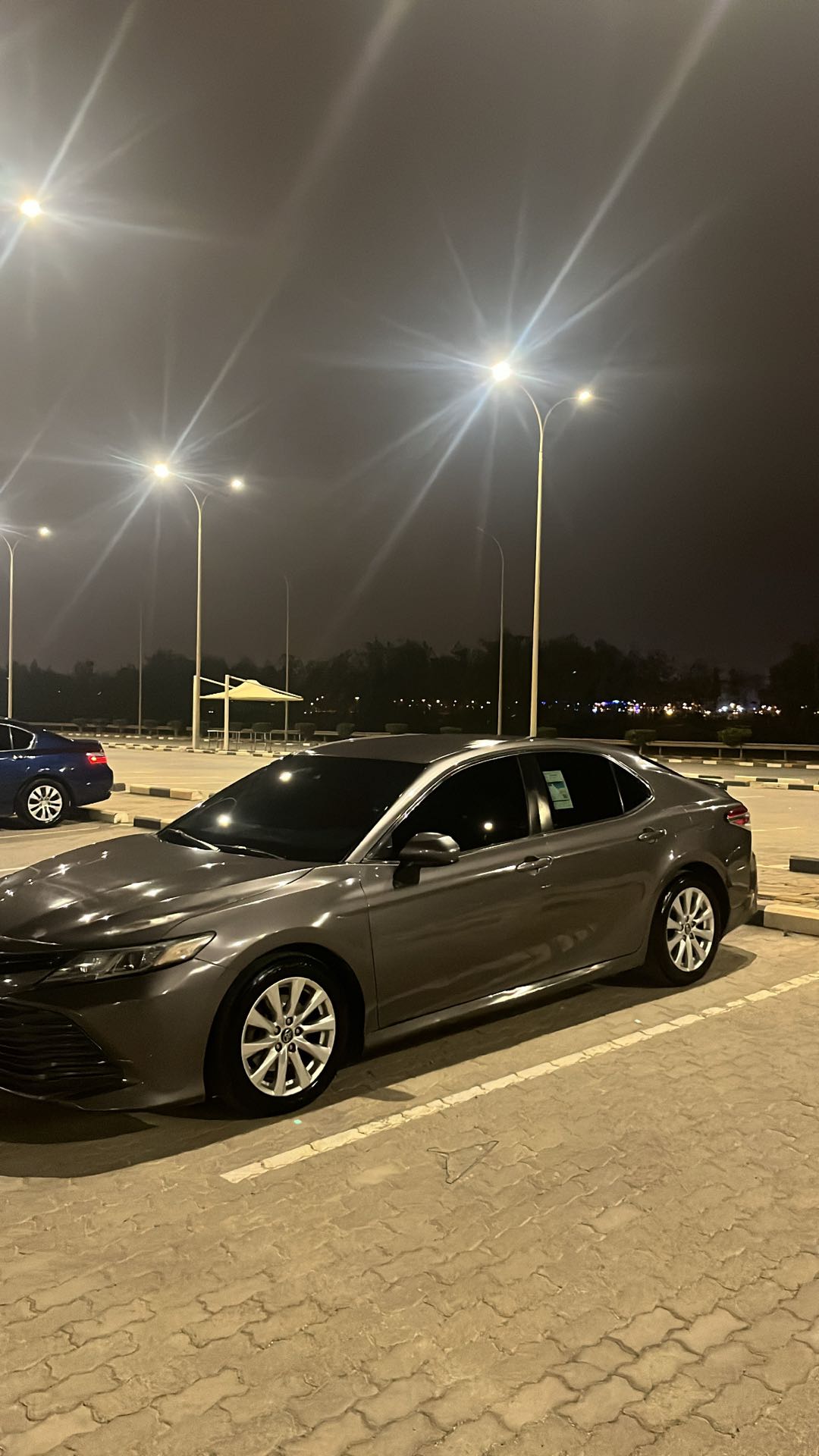Car Image 2018 TOYOTA CAMRY LE