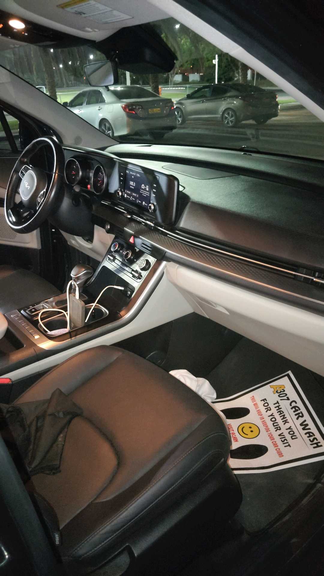 Car Image 2023 KIA CARNIVAL Gravity