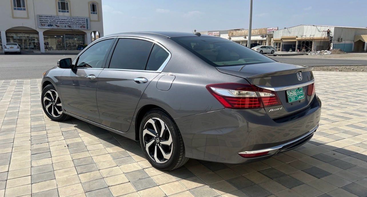 Car Image 2017 HONDA ACCORD EXL