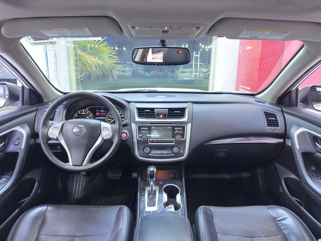 Car Image 2017 NISSAN ALTIMA SL