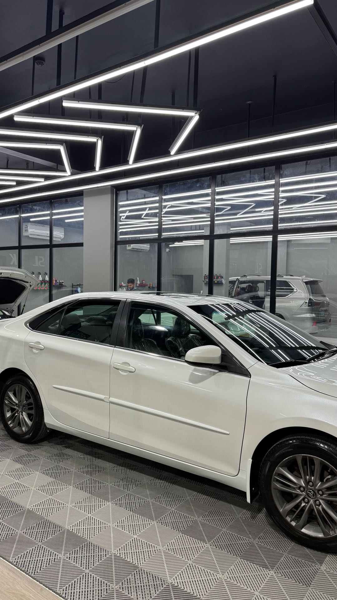 Car Image 2017 TOYOTA CAMRY SE