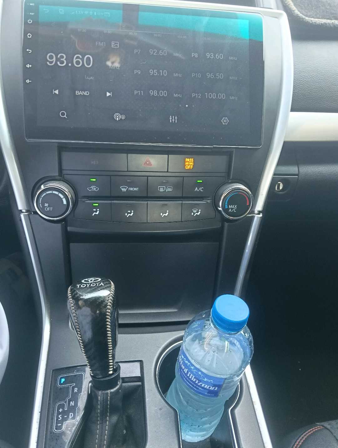 Car Image 2015 TOYOTA CAMRY SE