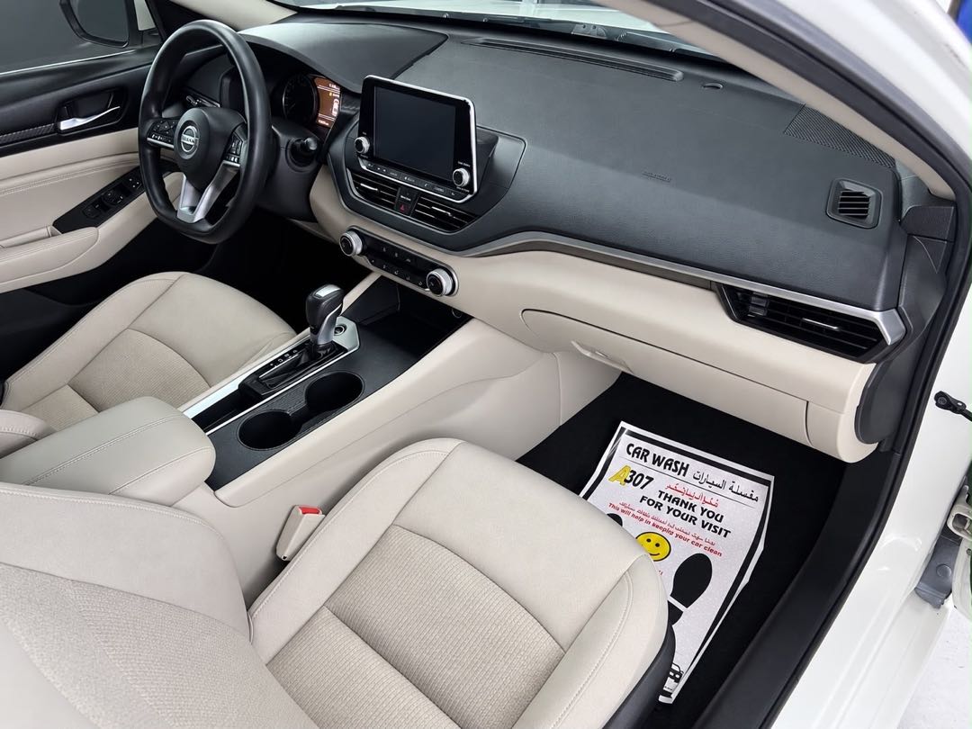 Car Image 2019 NISSAN ALTIMA S