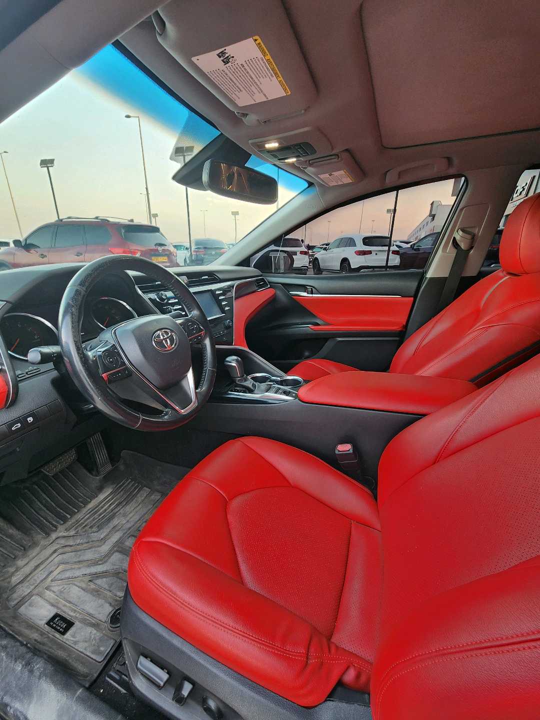 Car Image 2018 TOYOTA CAMRY XSE