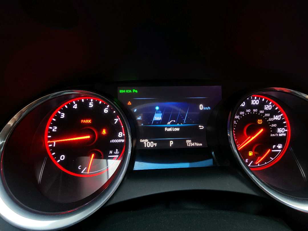 Car Image 2018 TOYOTA CAMRY XSE